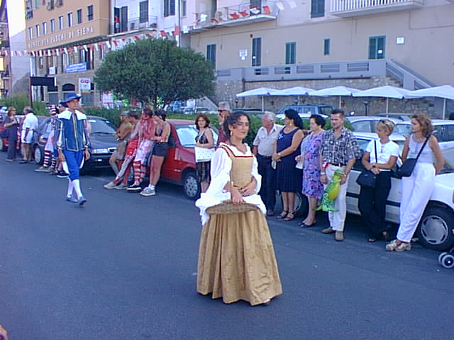 Ragazza in sfilata